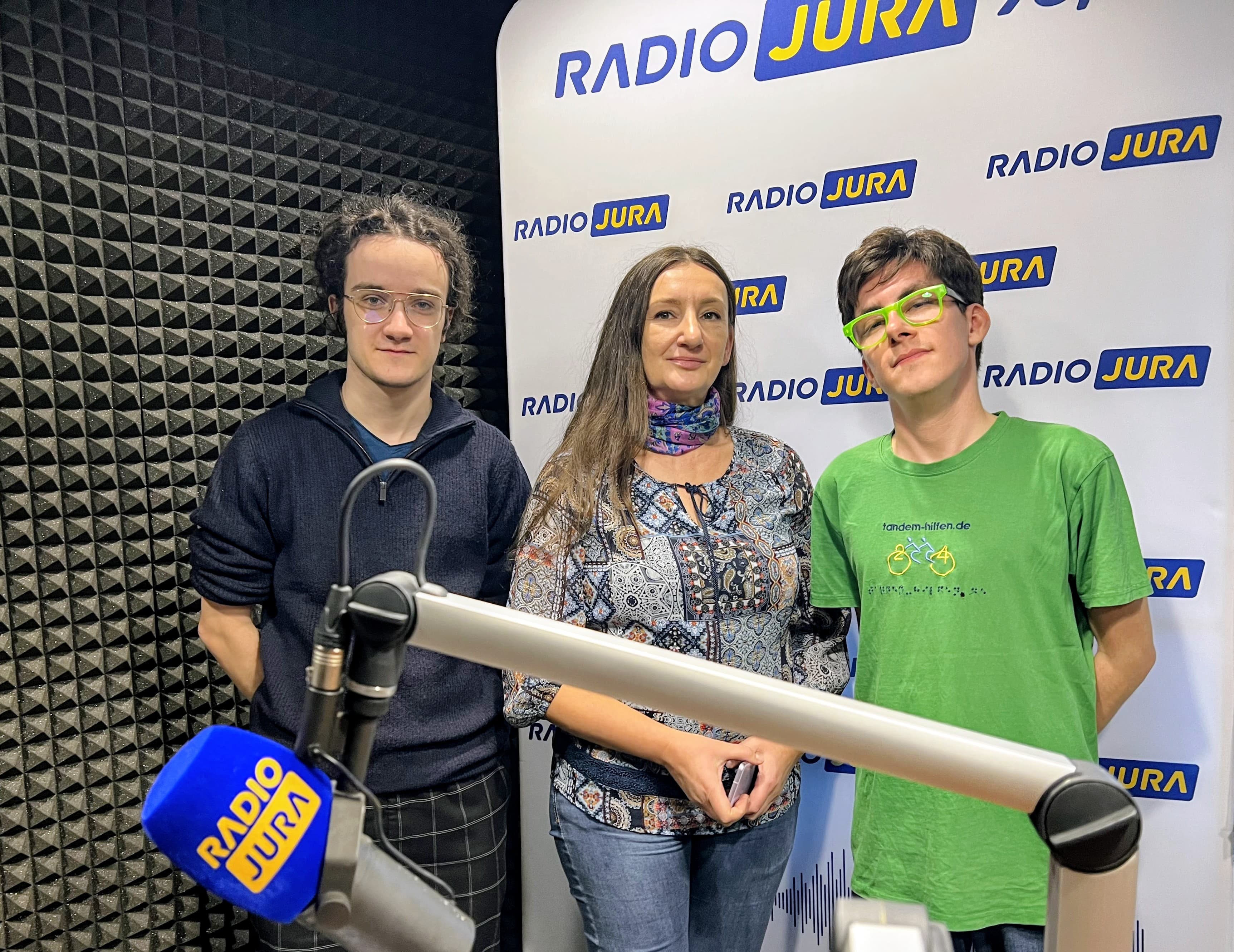 Na zdjęciu Jakub Gibas, dr hab. Anna Odrzywolska, prof. UJD, Kacper Wójcik