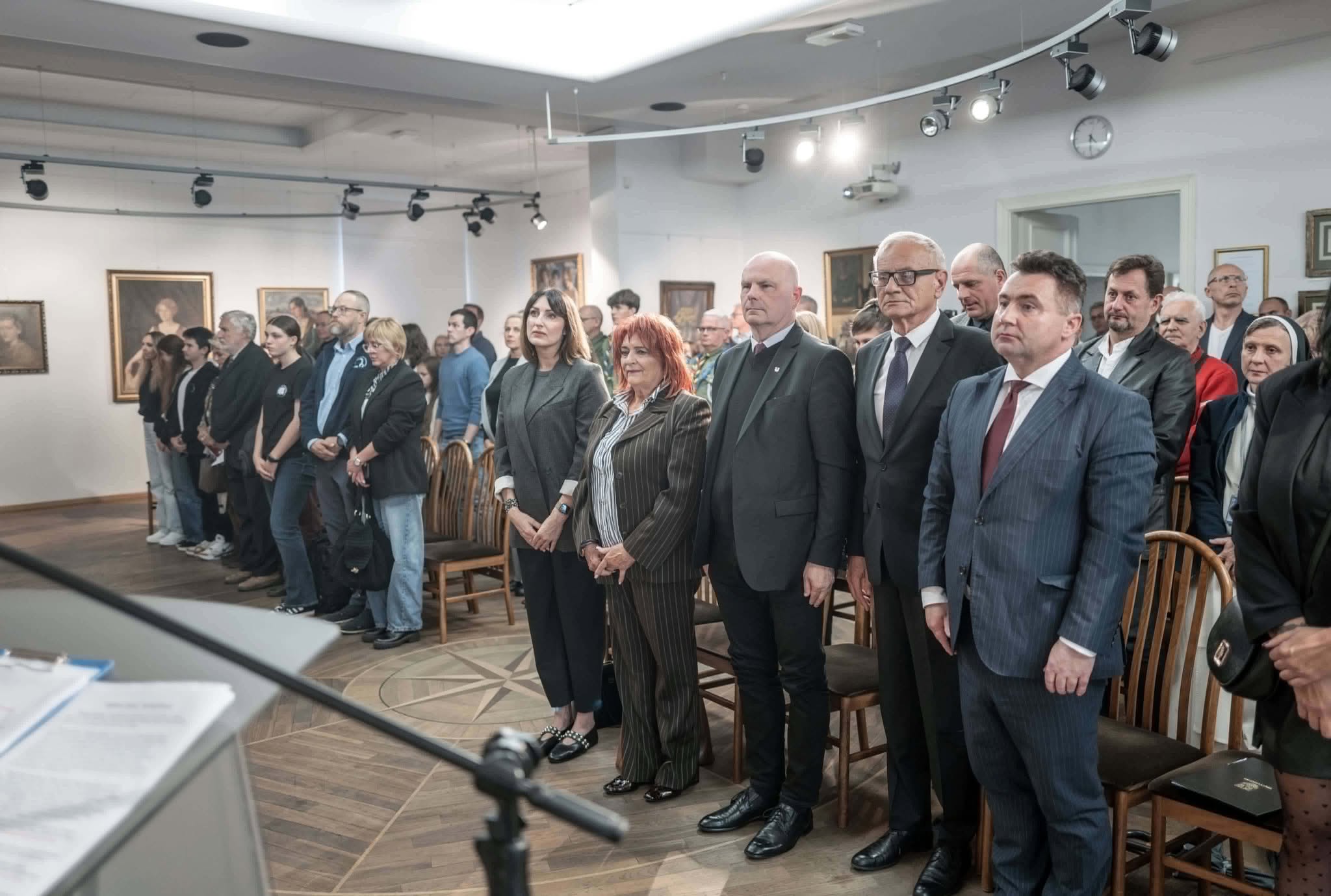 Na zdjęciu: Rektor Przywora wśród gości