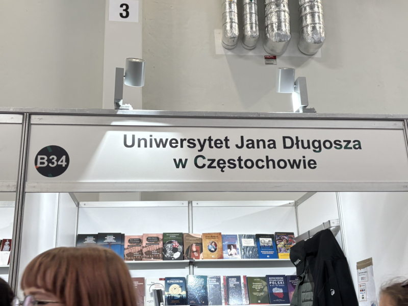 Na zdjęciu: szyld Uniwersytetu Jana Długosza w Częstochowie